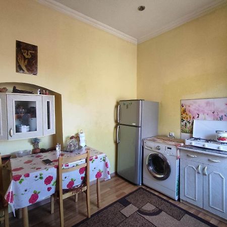 Edlen Appartement Tbilisi Buitenkant foto