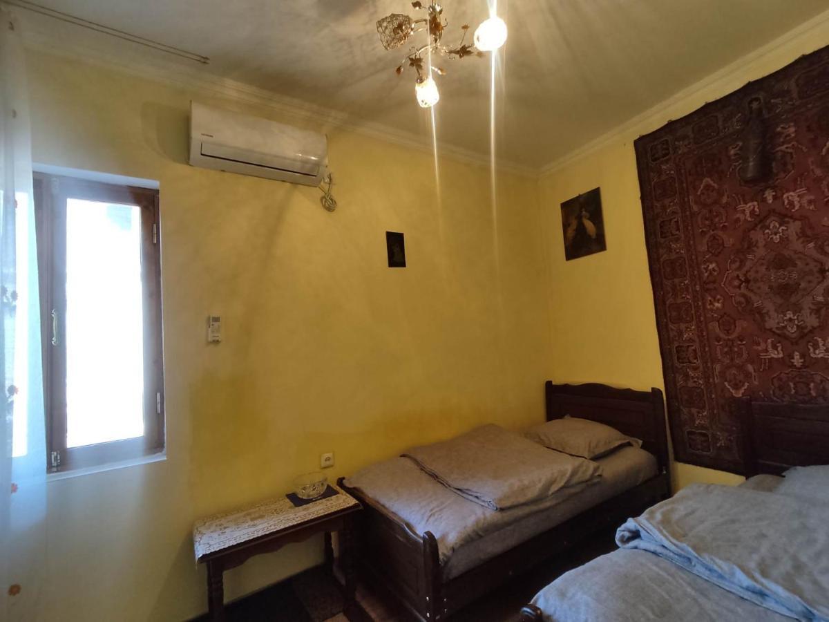 Edlen Appartement Tbilisi Buitenkant foto