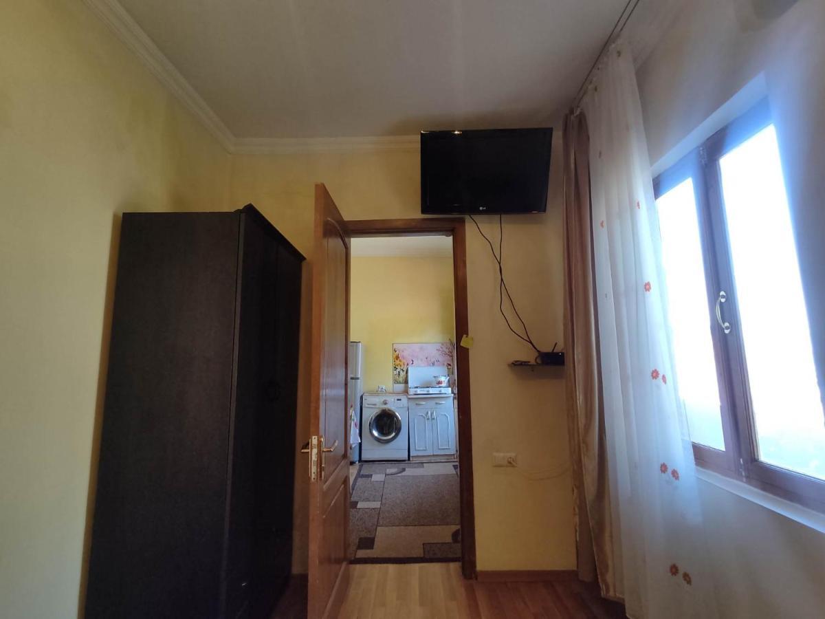 Edlen Appartement Tbilisi Buitenkant foto