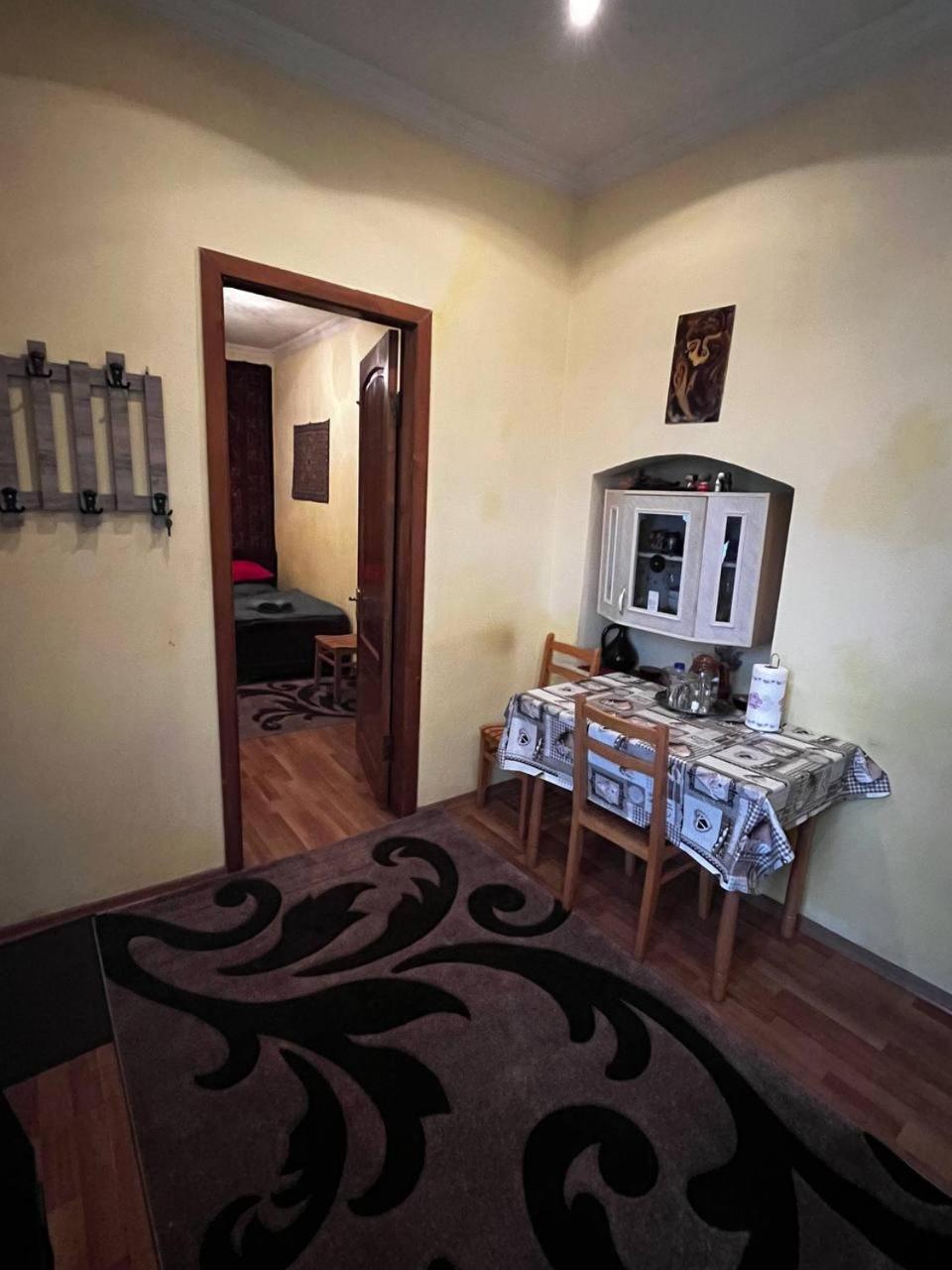 Edlen Appartement Tbilisi Buitenkant foto