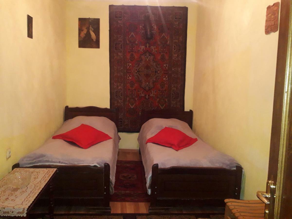 Edlen Appartement Tbilisi Buitenkant foto