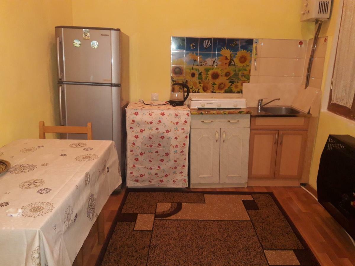 Edlen Appartement Tbilisi Buitenkant foto